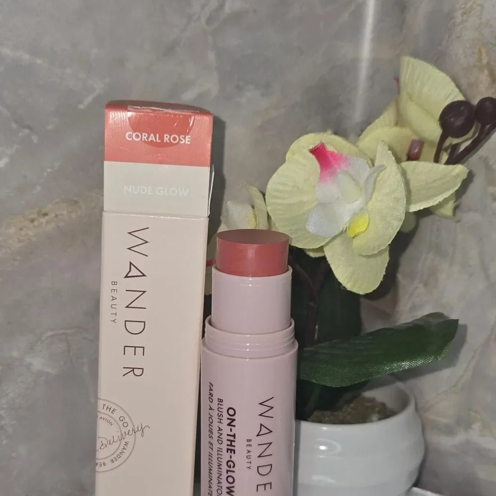 Wander Beauty On The Glow